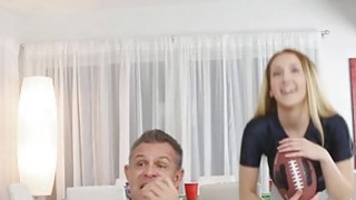 Cô gái trẻ vội vã quan hệ khi đang mặc đồ ngủ! ! Chồng tôi vẫn đang đợi bữa tối ở nhà! !