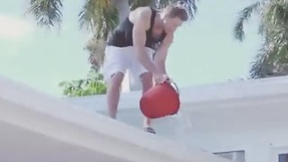 Mát-xa cho cô bạn thân của tình nhân rồi bất ngờ phang từ phía sau