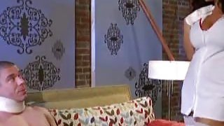 Đi công tác mà em đồng nghiệp thế này sao chịu nổi