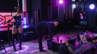 Cháu trai ở nhờ nhà dì làm liều xxx dì từ phía sau và cái kết