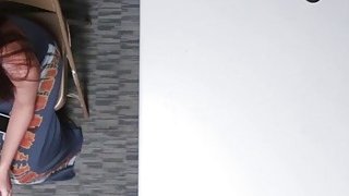 Anh trai mưa được 2 em cấp dưới đến tận nhà chăm sóc mỗi ngày