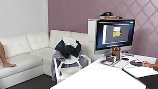 Thuê người ép làm tình cô bạn thân vì ghen tị trước sự hạnh phúc của cô ấy