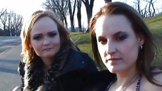 Bố dượng đồi bại theo dõi con gái dậy thì chỉ để làm thịt