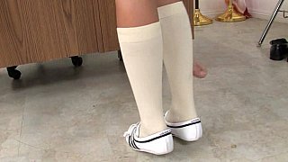 Gạ địt em bồi bàn xinh đẹp đi làm xa chồng