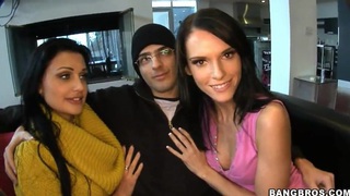 GENU-001-C Cảm giác khổ dâm tột cùng khi bị kẹp giữa hai cái mông to của một con điếm dơ bẩn. Một câu lạc bộ hình ảnh hậu cung ngược, nơi bạn sẽ bị kẹp giữa hai cái mông to đầy đặn. Áp lực từ mông của họ sẽ làm rối loạn não bạn và làm cho dương vật của bạn tê liệt khi bạn xuất tinh và xuất tinh bên trong họ liên tục! !