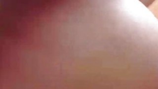 Con gái riêng: “Mẹ có thấy lạ khi con khỏa thân không?”