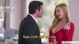 2021年免VIP看电视追剧网站成都小骚妇带着年轻闺蜜玩弄摄影师 一个骑鸡巴一个骑脸 把他都榨干了-HDJAV