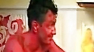 Em thư ký quá xinh bị cấp trên đưa vào nhà trọ sau khi uống rượu với đối tác