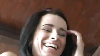 Cậu em trai nhút nhát được một người chị họ nứng cho biết mùi đời