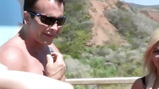 Má ơi con muốn mút vú mẹ