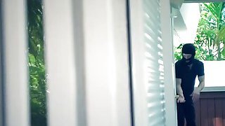 Nếu con chăm học, con sẽ được Nắc cô gia sư giống bố