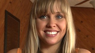 [Không kiểm duyệt] Một cô gái xinh đẹp với vẻ ngoài anh hùng! Sự cám dỗ đồng đều, tạo dáng cũng rất điệu đà, vặn eo, mông gợi cảm trước ống kính máy ảnh