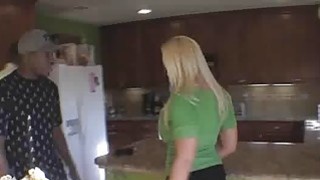 Người mẫu ngực to da trắng khoe mặt và quan hệ tình dục không dùng bao cao su ~ hai bầu ngực lớn đặc biệt nổi bật...