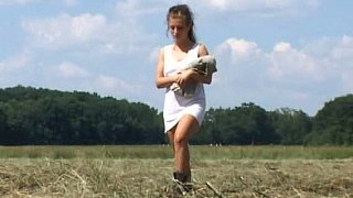 Lén nhìn cặp vú của chịu hàng xóm mà buồi nứng quá