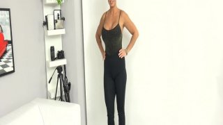 Check hàng em đĩ mặt dâm cô bé nhiều nước