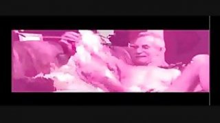 Dùng cô bé để đổi lấy hợp đồng cuối năm