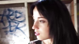 Cậu sinh viên được chị lao công bú buồi khi ngủ