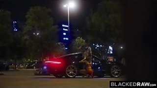 Gã chồng để bà xã đóng giả bà xã chồng yêu với cấp dưới để chứng minh hôn nhân tuyệt vời