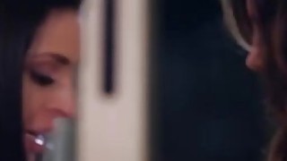 Bị cô chị vú bự của nhân tình vắt cạn sữa đặc trùng