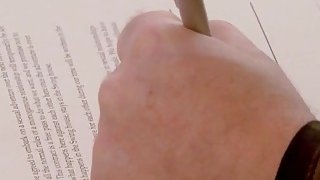 Mới chia tay người yêu chị gái nhờ tôi xoa lồn