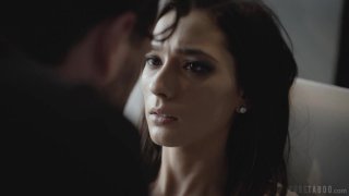 「童貞ってバレたらうちの娘に嫌われちゃうかもよ？」初めて彼女ができたのに…彼女・環奈の母親・優の誘惑に負けてしまう昇。環奈ともしたことのない初キス・初フェラ…筆下ろしセックスで中出しまで！