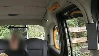 Với vẻ ngoài dễ thương, em điều dưỡng gạ xoạc tất cả bệnh nhân nam và bác sĩ ở bệnh viện