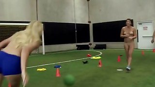 Em trai thất bại ganh tị với anh trai nên đã trút hết vào vợ của anh trai trẻ