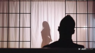 Eny cute đang cưỡi trên con dương vật của ông già noel