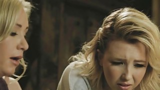 Trực đêm, cô điều dưỡng xinh đẹp bị lão già dê cưỡng bức