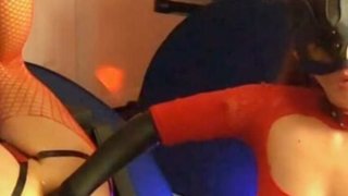 Cậu em trai nhút nhát được một người chị họ nứng cho biết mùi đời