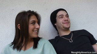 Chồng thẫn thờ nhìn bà xã xxx nhau với nhân viên massage