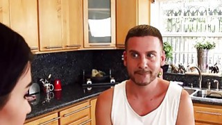 Vợ bị bạn thân nắc nhưng vẫn ngây thơ, không hề hay biết