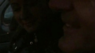 Cháu gái hư hỏng bị chú đụ sưng lồn