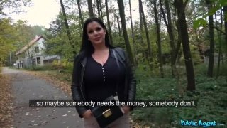 Bạn học cũ bị chịch và xuất tinh vào lồn