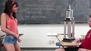 I secretly made love with her at the hair salon!