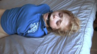 Bạn gái trò chuyện về cuộc sống, cảm xúc và tình dục