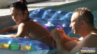 Thịt nữ sinh dáng nuột lần đầu bán dâm