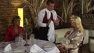 Chồng uống say vợ ngoại tình cùng thằng bạn thân