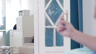 Cậu sinh viên yêu thầm chị chủ nhà vú khủng