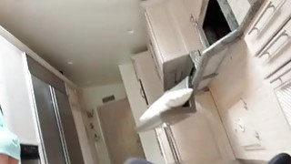 Người phụ nữ trưởng thành cô đơn làm SPA toàn thân, khát khao và háo hức chủ động yêu cầu quan hệ tình dục, không hài lòng và thủ dâm và phun nước