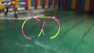 Có một sự theo dõi về mối quan hệ với người phụ nữ trẻ