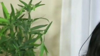 Những cbuồi trai tân không thể thoát khỏi cô nàng này