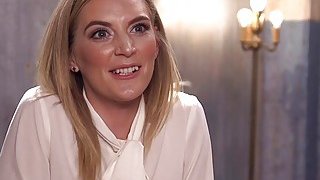 Chồng vất vả tăng ca, vợ lén lút "đi ngoài" với thầy giáo cũ