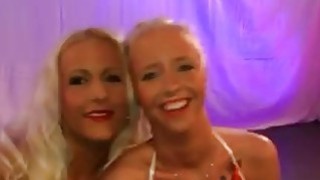 Em bé ngực to mặc đồ lót gợi cảm thủ dâm rồi nói bậy