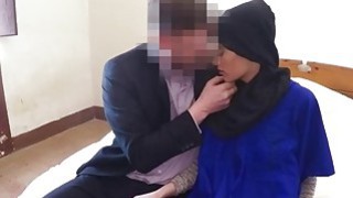 Chán chơi game, ông anh chuyển sang "chơi" em ghệ mình