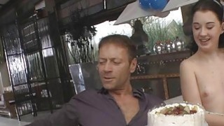 Emily B là một học sinh hư hay là một nghệ sĩ thổi kèn giỏi?