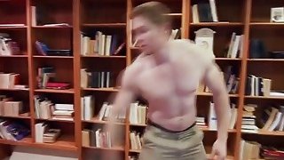 MMUS-071-C Cô gái xinh đẹp khiêu khích quỷ nhỏ