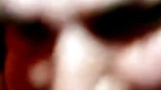 Chim dài đụ cho em nước bím chảy khắp nhà