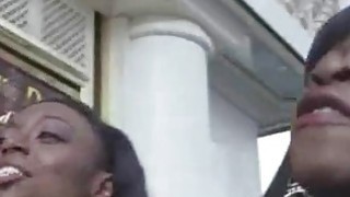 Vú cháu dạo này to hơn hồi còn bé rồi nhỉ