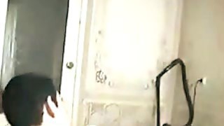 Cô gái ngực to có đầu to! Siêu mềm, lắc và nhào! Trước ống kính, con bò đen to lớn rung động, âm hộ rất hồng, cái mông khổng lồ bị nhấc lên và tát, vô cùng hấp dẫn...